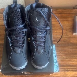Jordan True Flight BG 6.5 Y Black/Dark Grey Sneakers Good Condition
